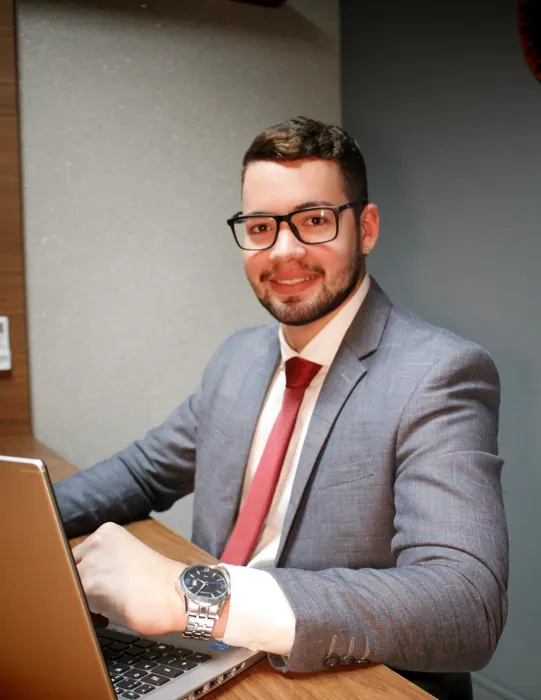 Dr. Clayton Oliveira